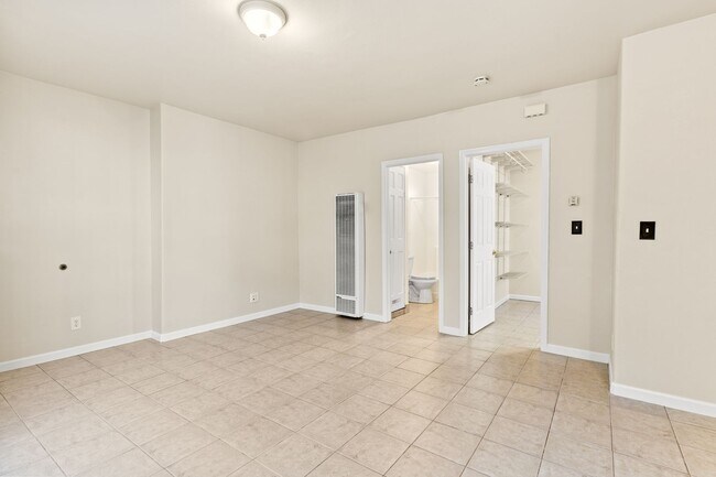 Building Photo - Bright Mosswood Studio Near BART and Kaiser