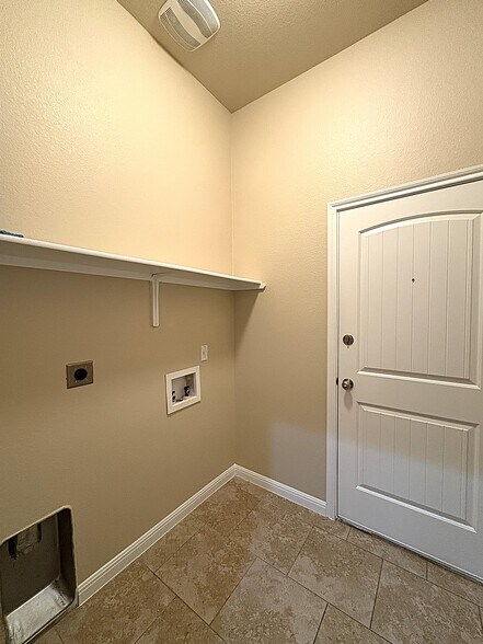 Building Photo - 3807 Flat Rock Mountain Dr