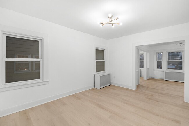 Building Photo - 616 Chestnut St