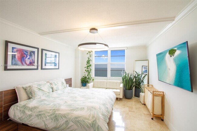 Building Photo - 3725 S Ocean Dr
