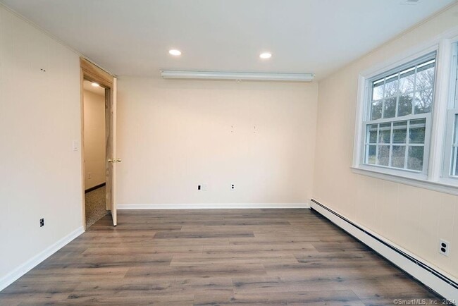 Building Photo - 4 Fermily Ln