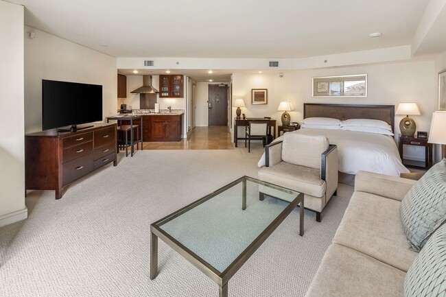 Building Photo - Spacious Waikiki Studio, One Block From Fo...