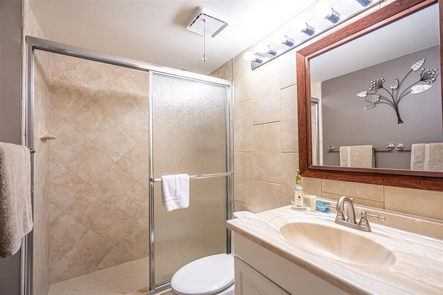 Building Photo - 119 Waterside Dr