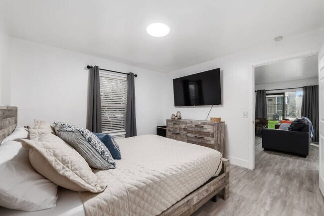 Building Photo - 2360 SW Archer Rd