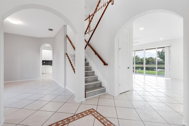 Building Photo - 102 Ibisca Terrace