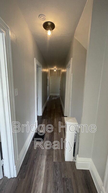 Building Photo - 401 N McKean St