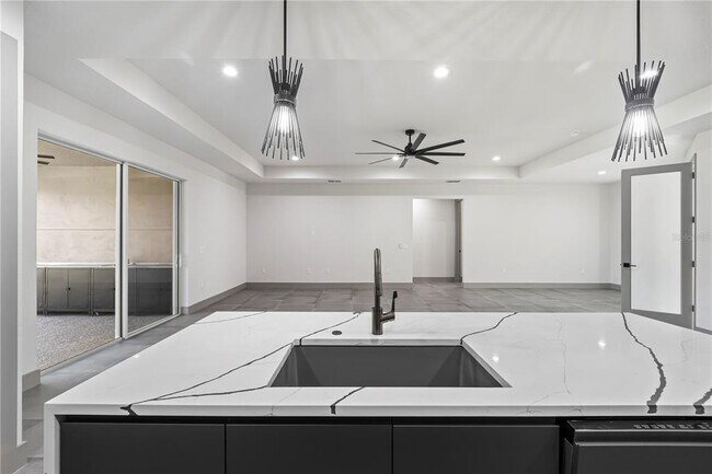 Building Photo - 11 Ethan Allen Dr
