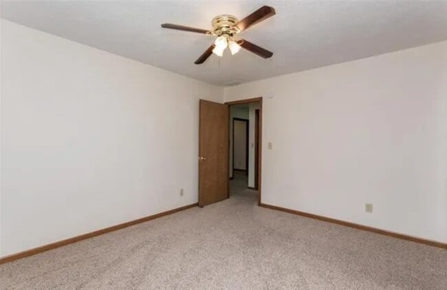 Building Photo - 1702 Schobert Dr