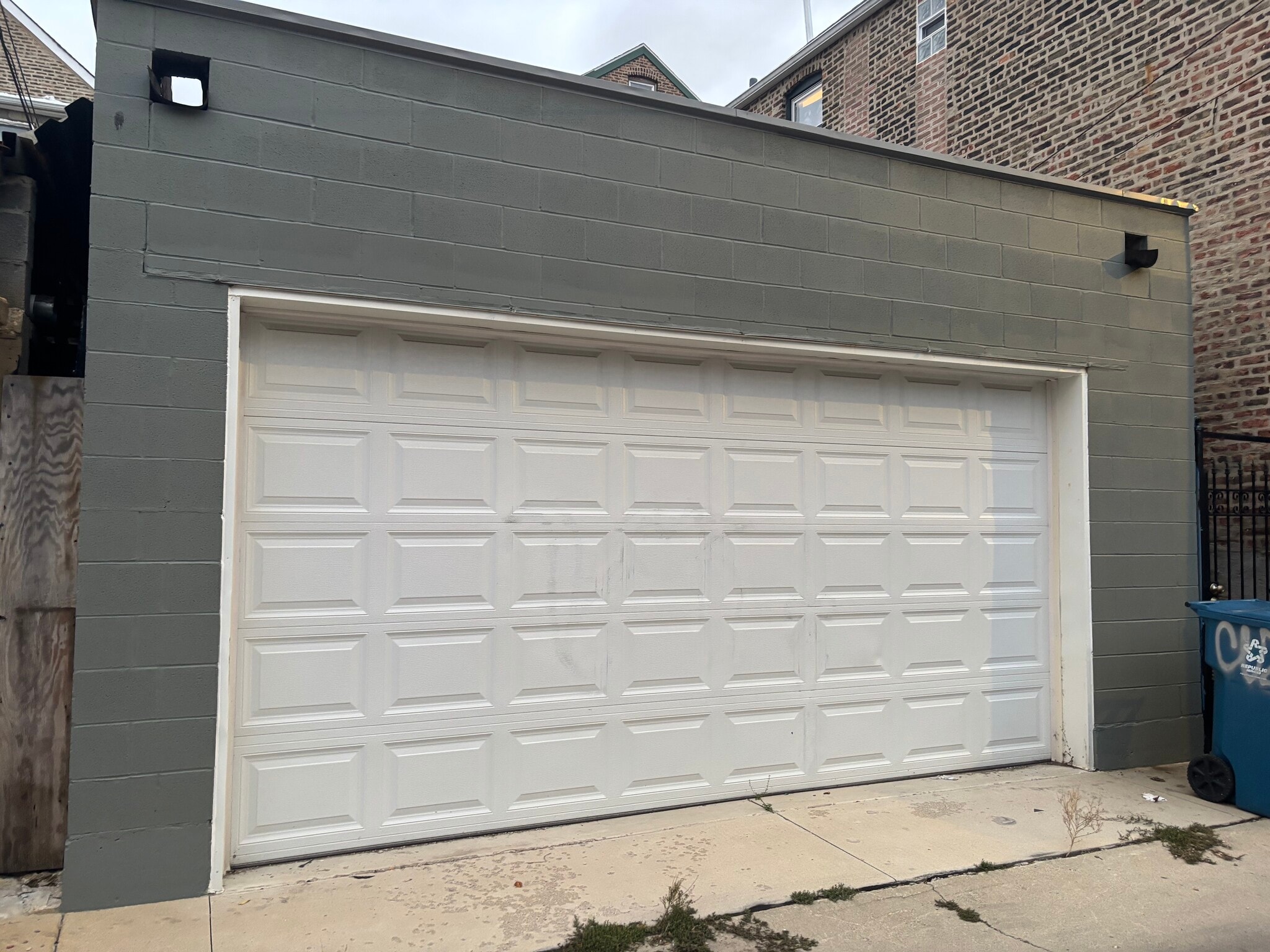 Building Photo - 1741 W 18th Pl