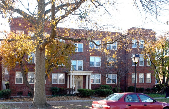 Primary Photo - Maury Court
