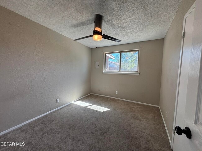 Building Photo - 201 Romeria Dr