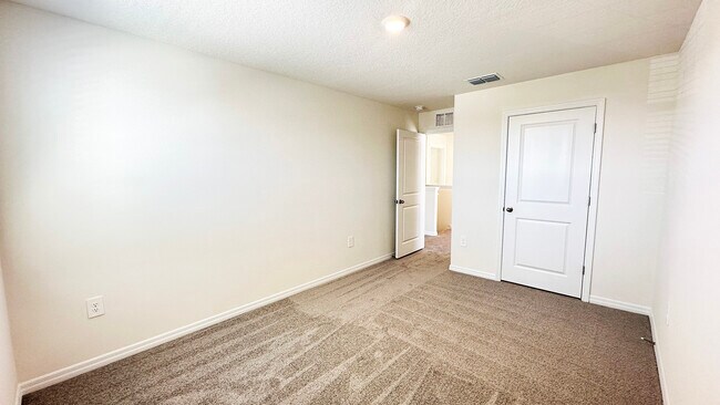 Building Photo - 2926 Rock Sound St