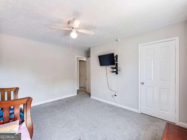 Building Photo - 443 Rhett Dr