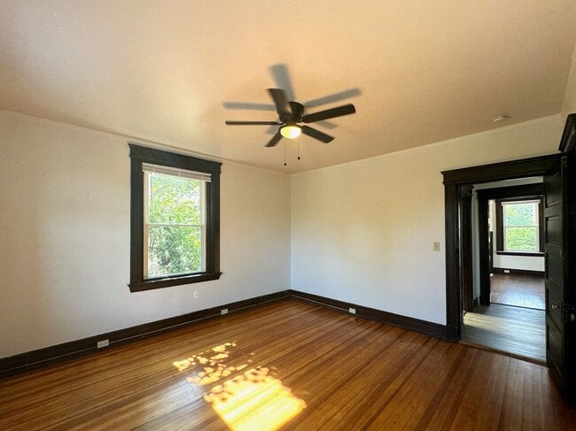 Building Photo - 301 W McMillan St