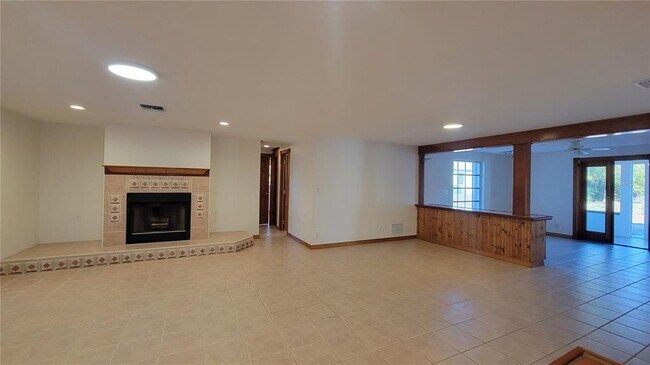 Building Photo - 5847 Venisota Rd