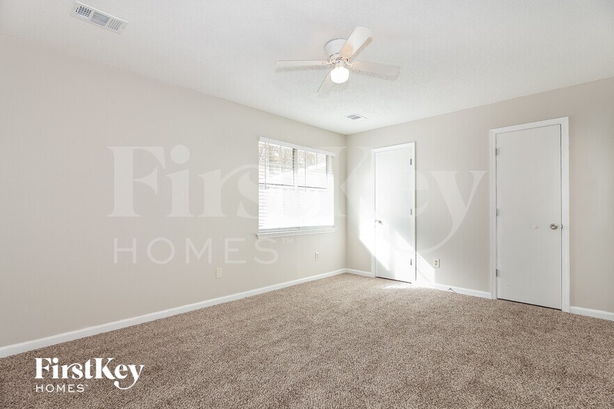 Building Photo - 150 Domino Ct