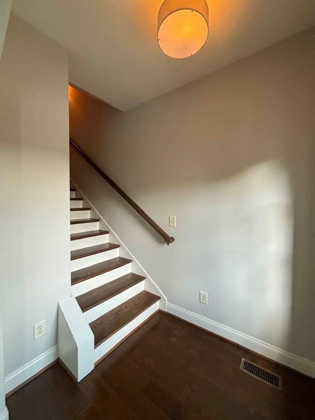 Building Photo - 962 Lennox BlvdBirmingham, AL35216