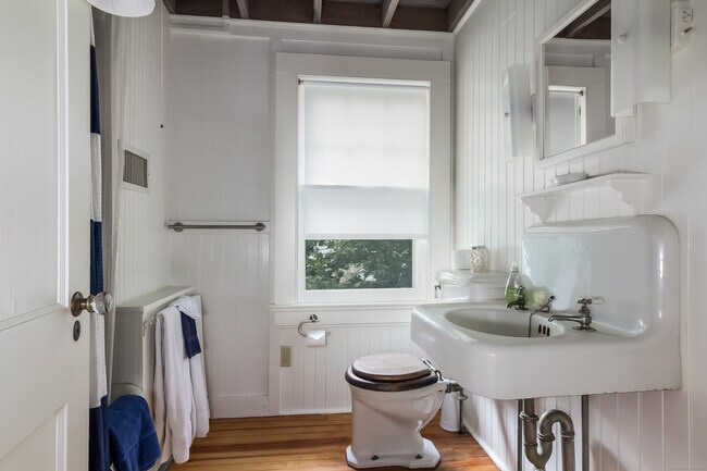 Building Photo - 15 Willard Ave