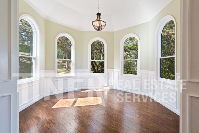 Building Photo - Stunning Views 4 Bedroom El Dorado Hills Gem