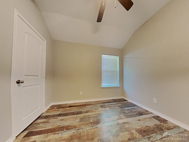 Building Photo - 157 Spring Hollow Dr