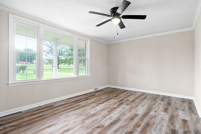 Building Photo - Ranch Style home Sango!