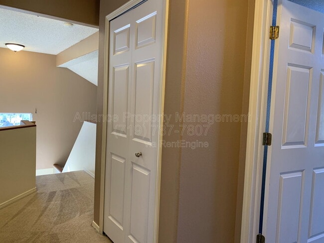 Building Photo - 212 Oxbow Dr