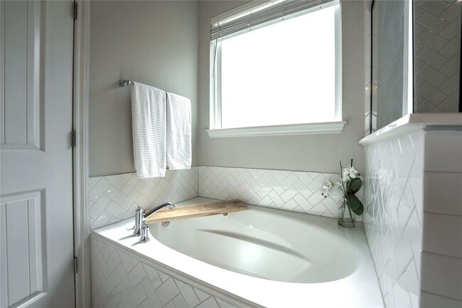 Building Photo - 17600 Penfolds Dr