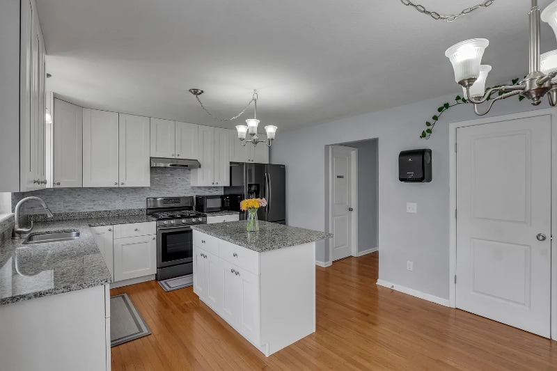 Building Photo - 962 Preble Dr