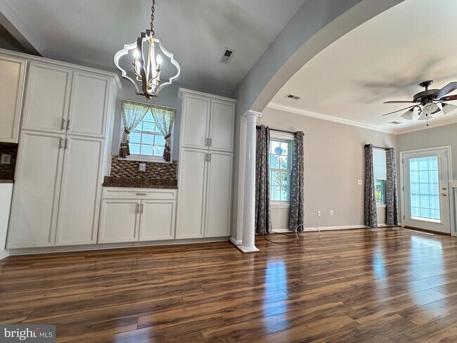 Building Photo - 6504 Feather Edge Court