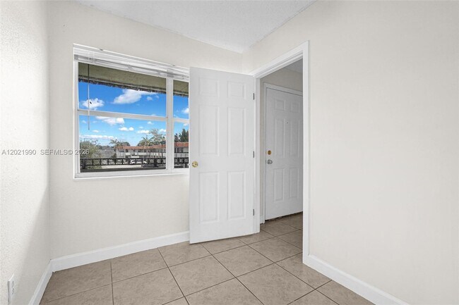Building Photo - 400 NW 65th Ave