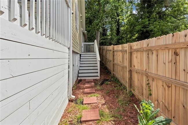 Building Photo - 2084 Bethel Dr NW