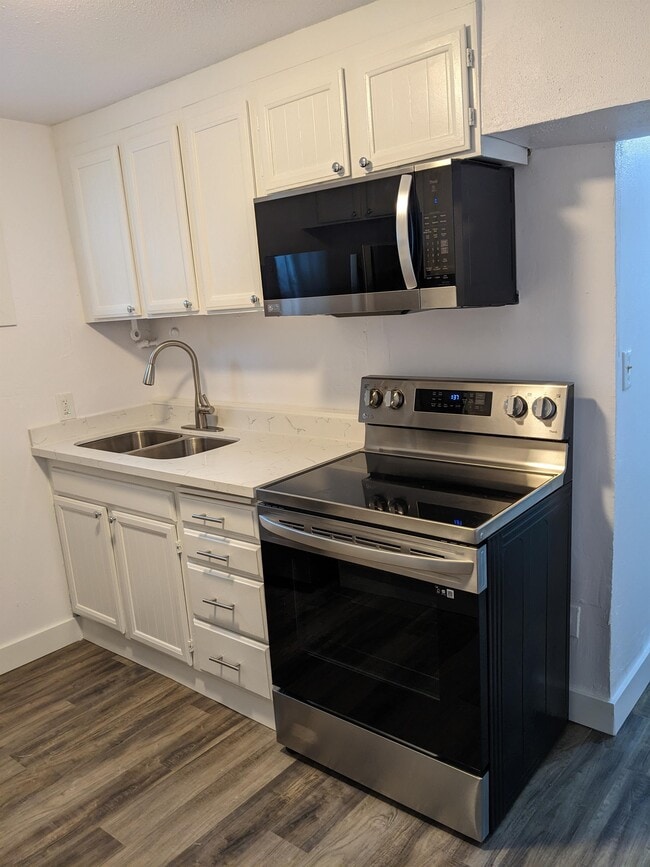 Building Photo - 1631 21st Ave