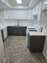 Building Photo - Upgraded 2 Bedroom Condo in Westminster