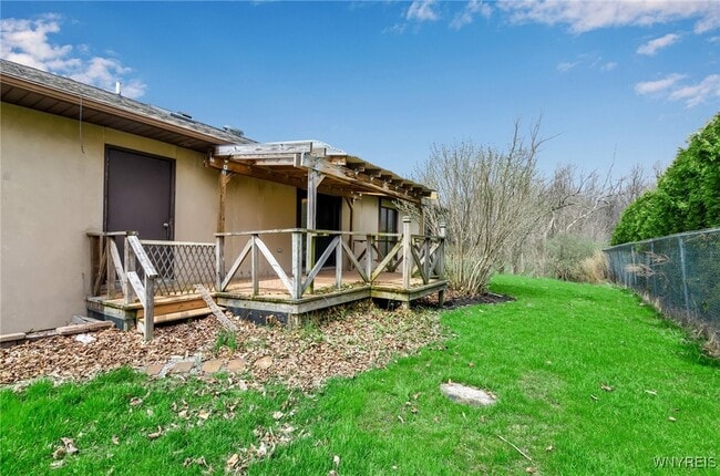 Building Photo - 9400 Wehrle Dr