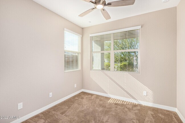 Building Photo - 8451 S 164th Dr