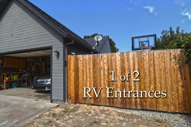 Building Photo - 2311 Perri Pl