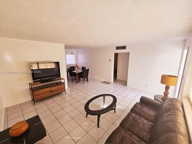 Building Photo - 5112 Hollywood Blvd