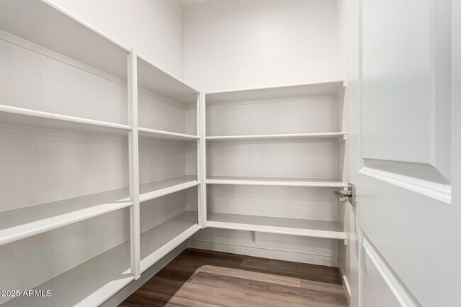 Building Photo - 6537 N 15th Dr