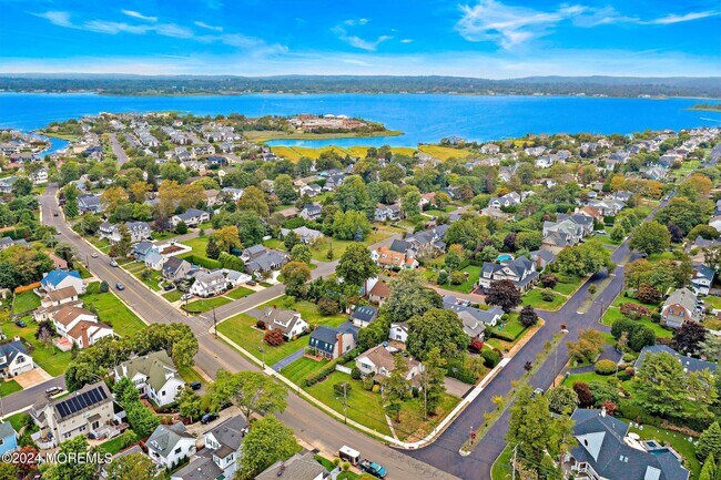 Building Photo - 14 S Rd