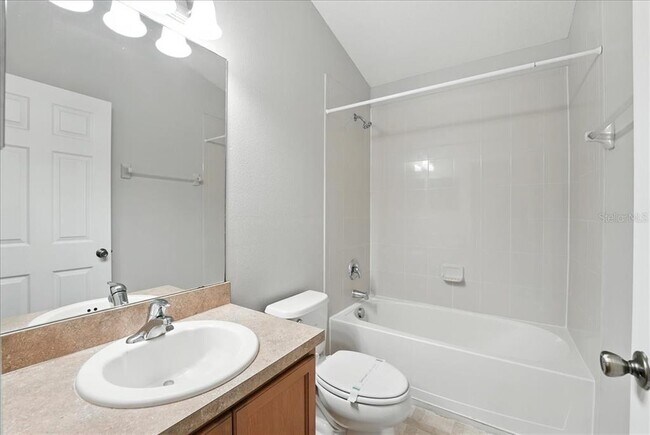 Building Photo - 2211 Trillium Park Ln