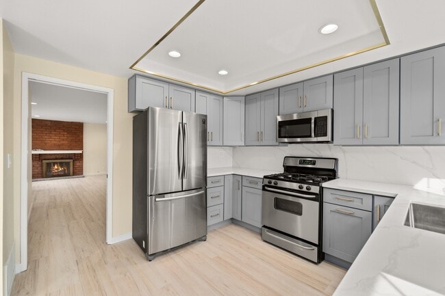 Building Photo - 306 Dolores Cir