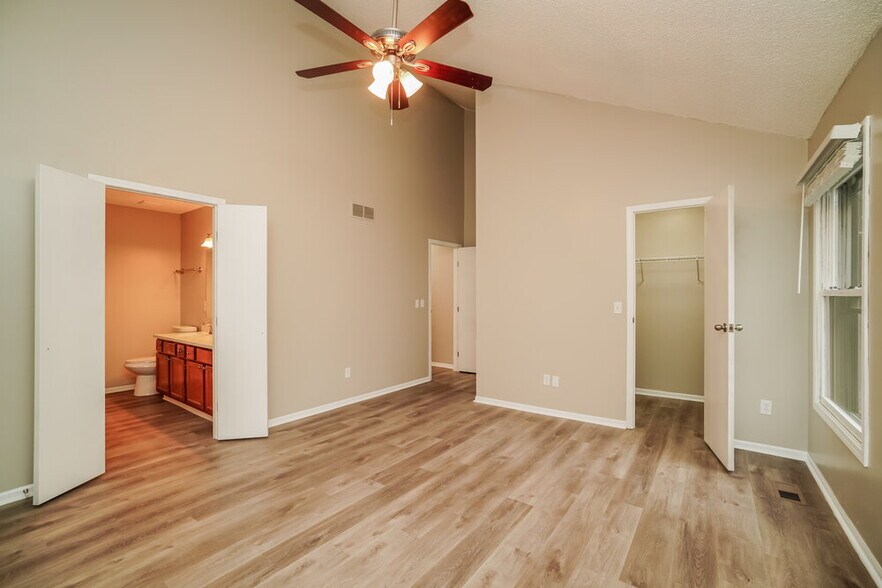 Building Photo - 95 Bridgeport Way