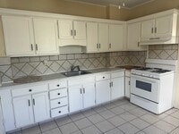 Building Photo - 164 Mill St