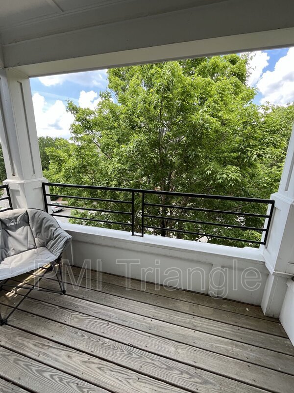 Building Photo - 701 Copperline Dr