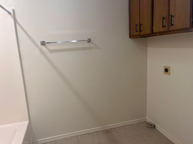 Building Photo - 311 N Joplin, Apt 1-7