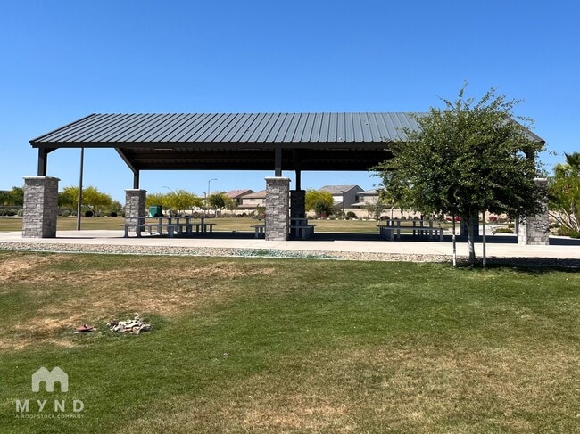 Building Photo - 8756 W Rancho Dr