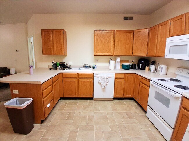 Building Photo - 416 N Seven Peaks Blvd