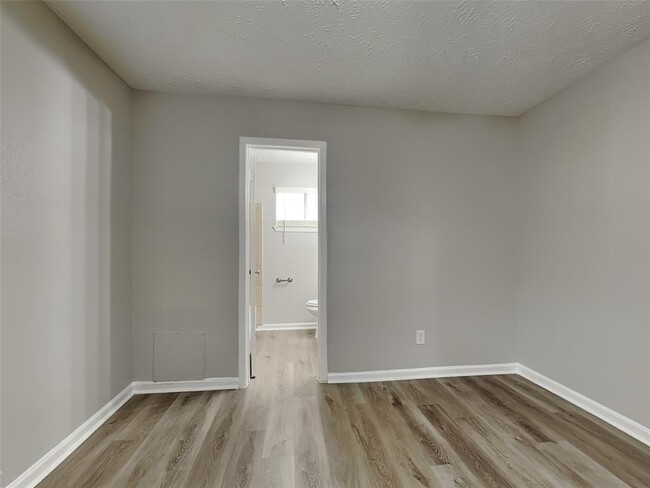 Building Photo - 7047 Rockergate Dr