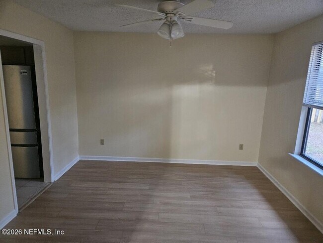 Building Photo - 540 Majestic Wood Dr