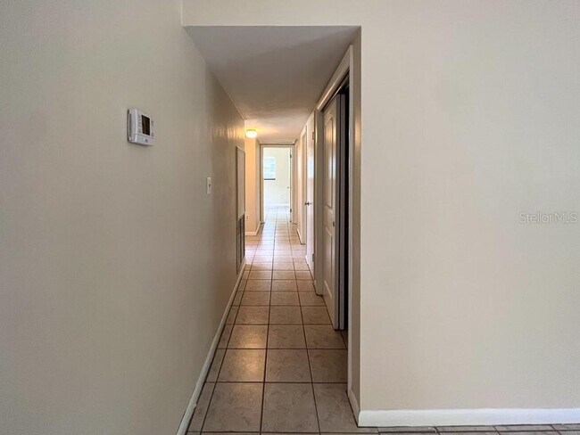 Building Photo - 3920 SW 21st St